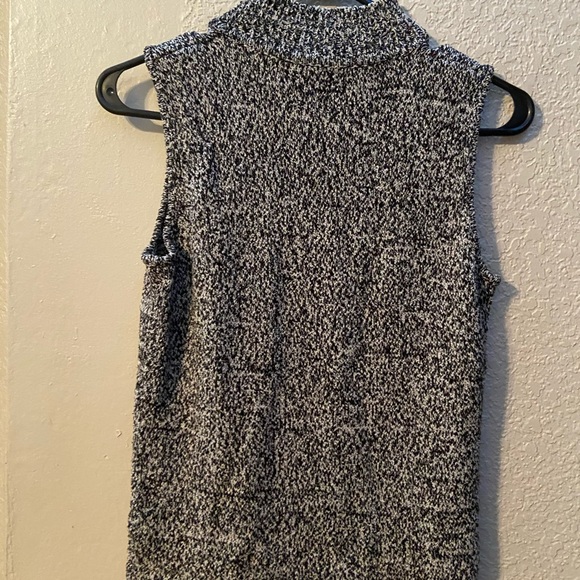 Evan Picone sleeveless Sweater!! - Picture 3 of 3